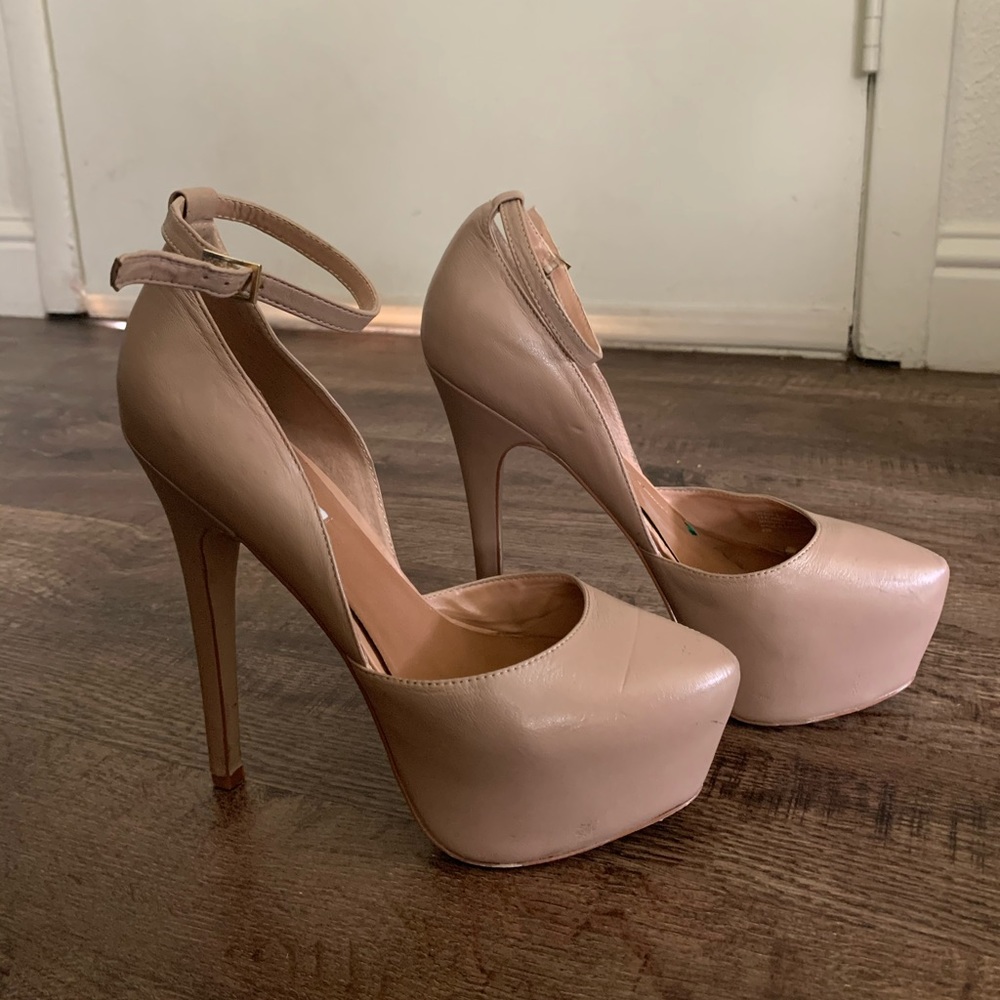 Steve Madden nude platform heels